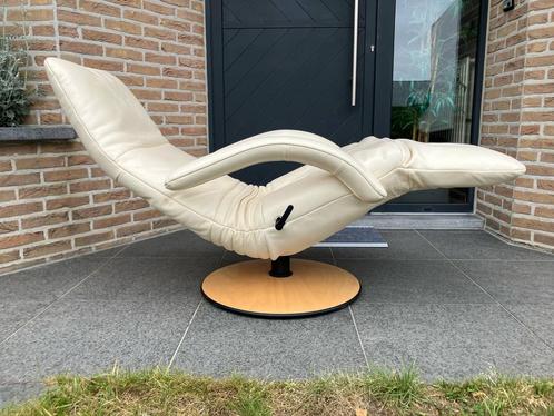 Jori Yoga relax Medi Mono-move, Beige, roomwit leder, Huis en Inrichting, Zetels | Voetbanken en poefs, Ophalen of Verzenden