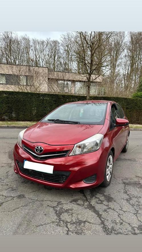 Toyota Yaris Automatic Essence model 2013 volledig uitgerust, Auto's, Toyota, Bedrijf, Yaris, Parkeercamera, Benzine, Ophalen