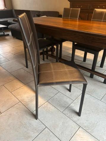 6 stoelen beschikbaar voor biedingen