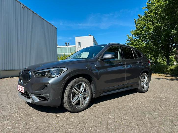 BMW X1 xDrive25e PHEV - sportstoelen - LED - camera-lage KM, Auto's, BMW, Particulier, X1, 4x4, ABS, Achteruitrijcamera, Airbags