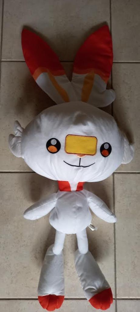 Pokémon - Knuffel Scorbunny 80 cm, Enfants & Bébés, Jouets | Peluches, Comme neuf, Envoi