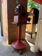 Vleesmolen met Berkel voet, Ophalen