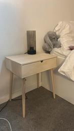 Nachttafeltje in hout, Huis en Inrichting, Ophalen
