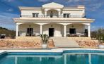 Prachtige klassieke villa op een mooi gelegen 10000 m² plot, Immo, Étranger, 3 pièces, Campagne, Pinoso, Maison d'habitation