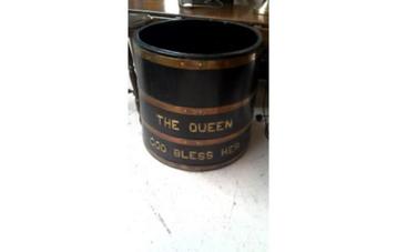 Gezocht: ton pot the queen god bless her beschikbaar voor biedingen