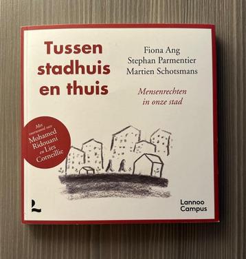 Tussen stadhuis en thuis beschikbaar voor biedingen