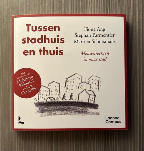 Tussen stadhuis en thuis, Boeken, Studieboeken en Cursussen, Nieuw, Hoger Onderwijs, Ophalen