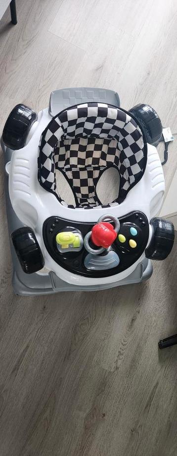 Baby loopwagen beschikbaar voor biedingen