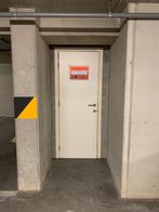 TE HUUR te JETTE: Berging in recent gebouw, Brussel