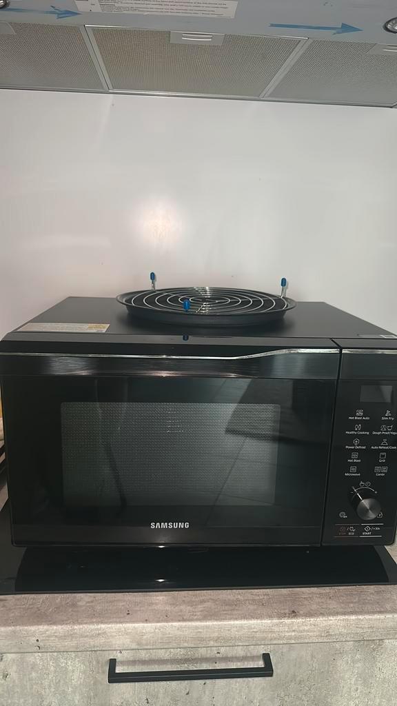 Samsung Combi Microgolfoven met HotBlast 32L, Elektronische apparatuur, Microgolfovens, Zo goed als nieuw, Vrijstaand, Combi-microgolfoven