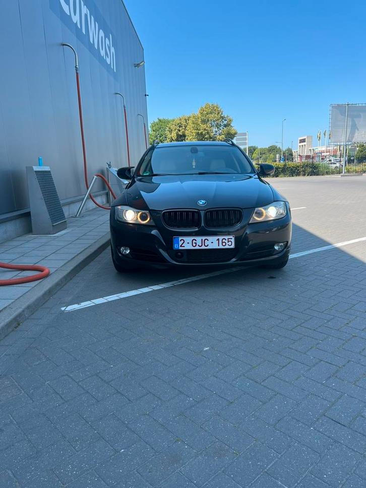 Bmw 330D | Euro 5 | 245 CV Automatique, Autos, BMW, Particulier, Série 3, Attache-remorque, Diesel, Euro 5, Automatique, Noir