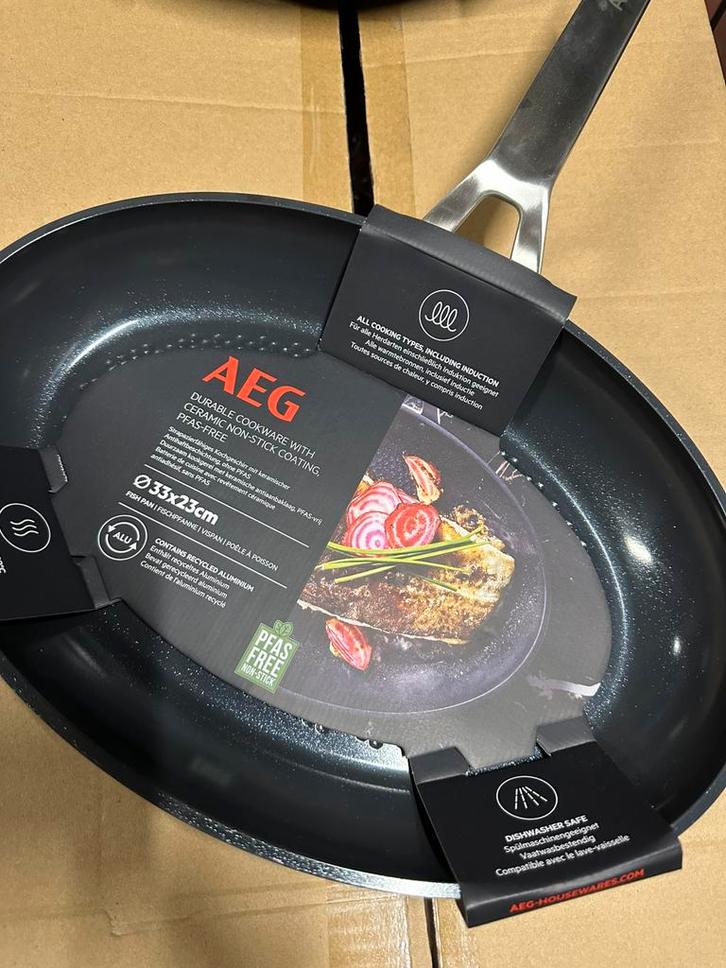 AEG Vispan 33x23 cm – Keramische anti-aanbaklaag (PFAS-vrij), Huis en Inrichting, Keuken | Potten en Pannen, Nieuw, Aluminium