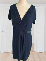 Prachtige donkerblauwe jurk maat 44 Nieuw, Kleding | Dames, Jurken, Maat 42/44 (L), Nieuw, Onder de knie, Verzenden