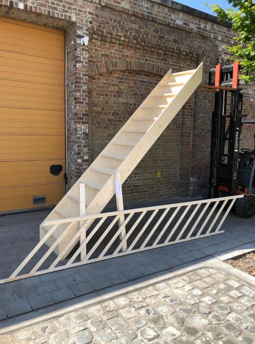 grenen trap recht voorgemonteerd + leuning, Doe-het-zelf en Bouw, Ladders en Trappen, Nieuw, Trap, 2 tot 4 meter, Ophalen