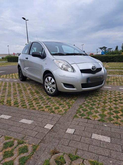 Toyota yaris 1.33 vvt-i  2010, Autos, Toyota, Particulier, Yaris, ABS, Airbags, Air conditionné, Bluetooth, Verrouillage central