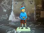 Figurine Tintin en métal relief : Tintin en kilt, Collections, Comme neuf, Tintin, Enlèvement, Statue ou Figurine