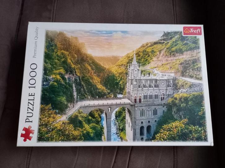 Trefl 1000 stuks - Heiligdom Las Lajas, Hobby en Vrije tijd, Denksport en Puzzels, Gebruikt, Legpuzzel, 500 t/m 1500 stukjes, Ophalen of Verzenden