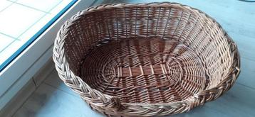 hondenmand beschikbaar voor biedingen