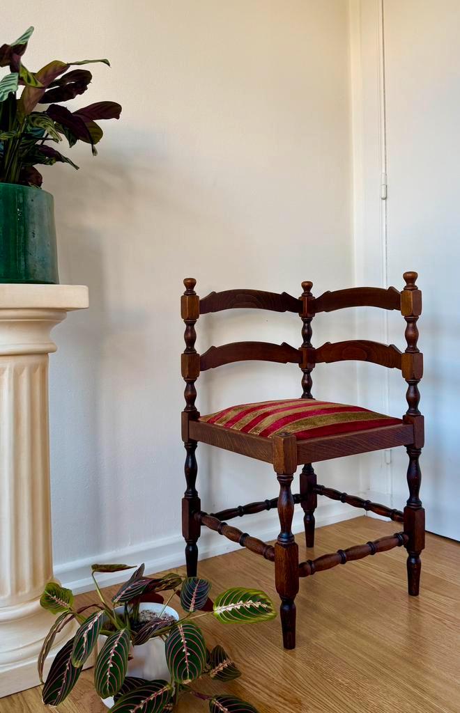 Antiek hoekstoeltje, Antiek en Kunst, Antiek | Meubels | Stoelen en Sofa's, Ophalen
