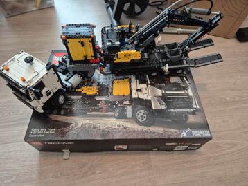 Verkoop Lego Volvo truck + kraan  beschikbaar voor biedingen