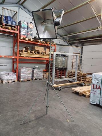 werfverlichting 2000W (nieuw in doos)+ uitschuifbaar statief, 500 watts ou plus, Enlèvement, Avec pied, Neuf