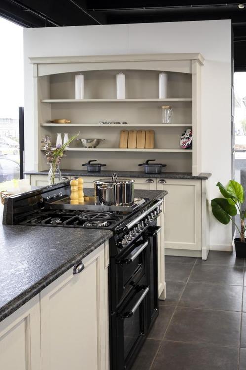 Cuisine Schmidt expo bois massif, granit, full équipée, Huis en Inrichting, Keuken | Complete keukens, Zo goed als nieuw, Overige typen
