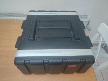 Flight case 6unites et 4 unites beschikbaar voor biedingen