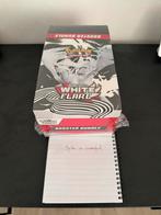 White flare booster bundle display, Ophalen of Verzenden, Zo goed als nieuw, Booster