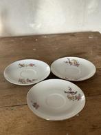 * 3 onderbordjes kahla, Antiek en Kunst, Antiek | Servies los, Ophalen of Verzenden