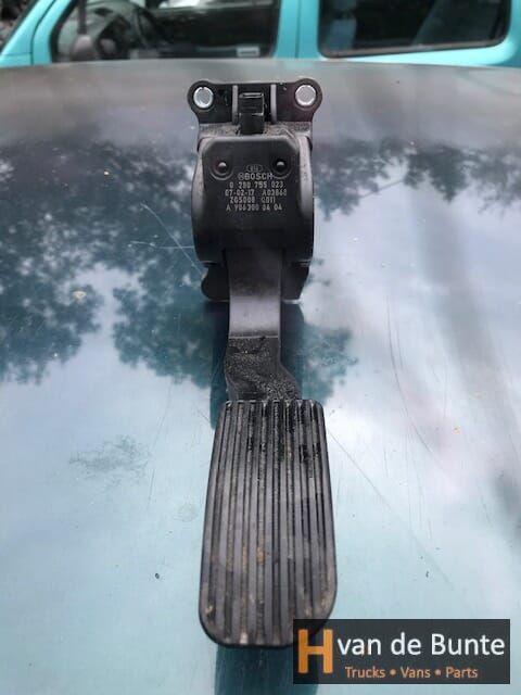 Gaspedaal Mercedes-Benz A9063000404 Vito 639, Auto-onderdelen, Besturing, Mercedes-Benz, Gebruikt, Ophalen of Verzenden