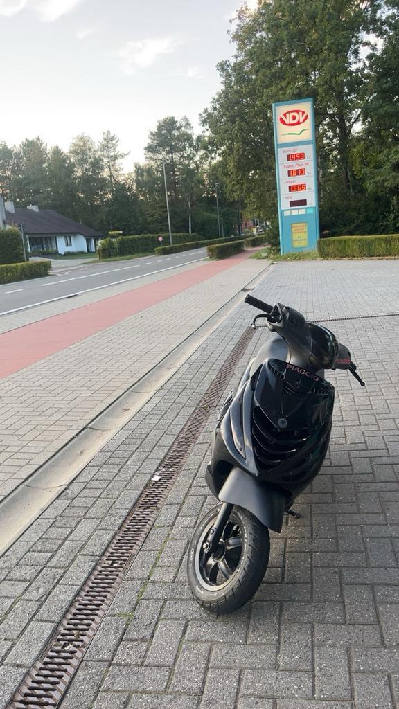 Piaggio zip 4t, Fietsen en Brommers, Scooters | Piaggio, Gebruikt, Zip, Klasse B (45 km/u), Benzine, Ophalen