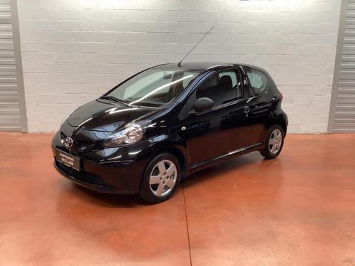 Toyota Aygo 1.0 base Toyota Aygo BASE 50kw, Auto's, Toyota, Aygo, Airbags, Lichtmetalen velgen, Metaalkleur, Radio, Benzine, Euro 4