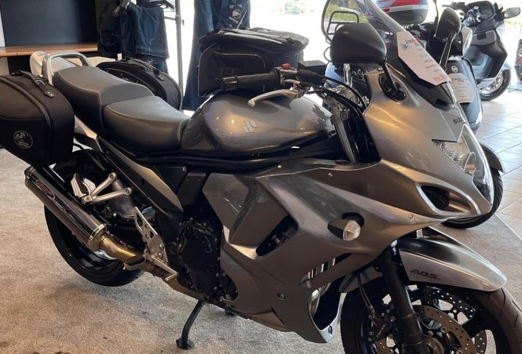 Suzuki GSX 1250 F ABS 09/2010 - 31.095 km 5.950 €, Motoren, Overige Motoren, meer dan 35 kW, 4 cilinders, Ophalen