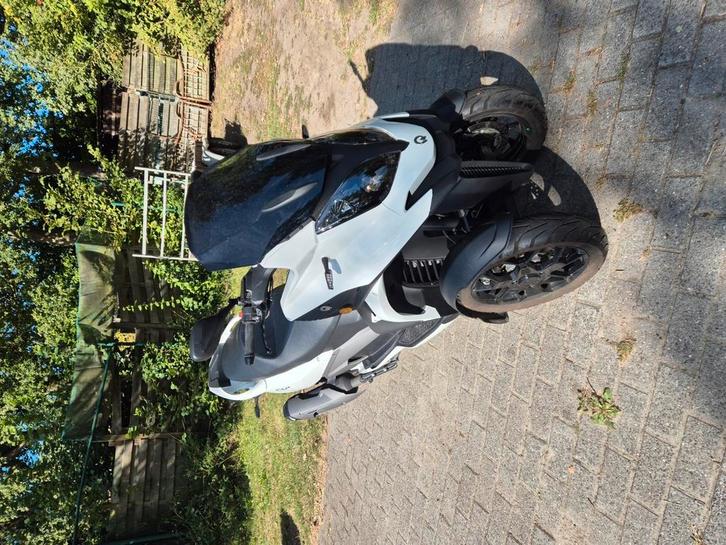 Qv3 in nieuwstaat 740 km GEEN Motorkledij verplicht, Motoren, Motoren | Overige merken, Particulier, Ophalen