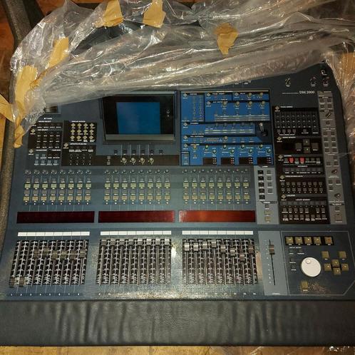 Console de mixage numérique Yamaha DM-2000 version 1, Musique & Instruments, Tables de mixage, Utilisé, 20 canaux ou plus, Enlèvement