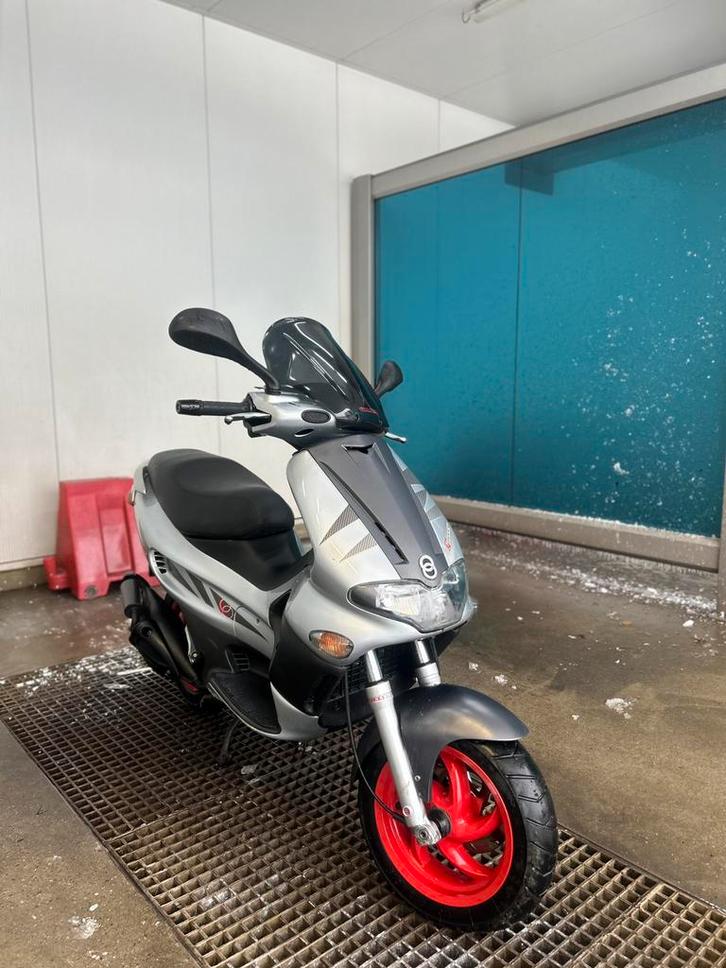 Gilera runner 50 cc, Vélos & Vélomoteurs, Scooters | Marques Autre, Comme neuf, Classe B (45 km/h), Deux-temps, Enlèvement