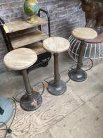 4 tabourets de bar industriels Necchi en métal, assise en bo, Métal, 60 à 90 cm, 4 tabourets, Avec repose-pieds