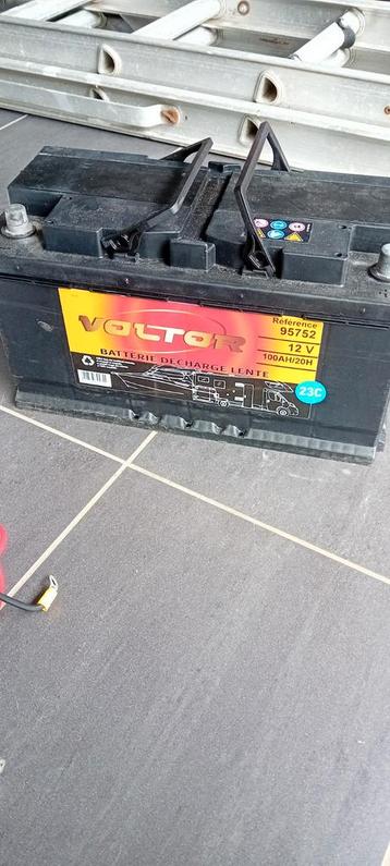 Nieuwe batterij van 100 ampère voor campers en caravans met  beschikbaar voor biedingen