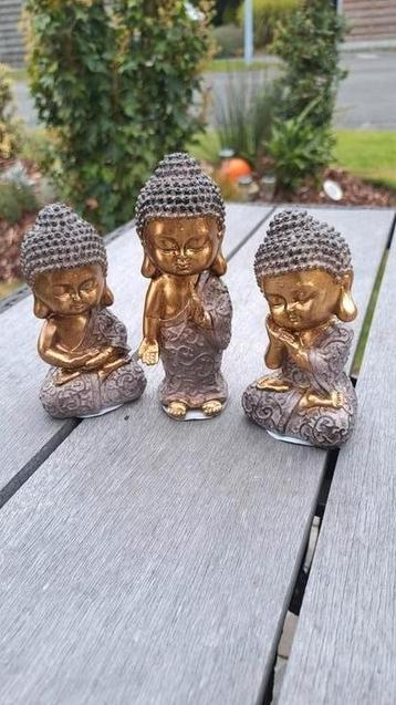 Buddhabeeldjes (goudkleurig) beschikbaar voor biedingen