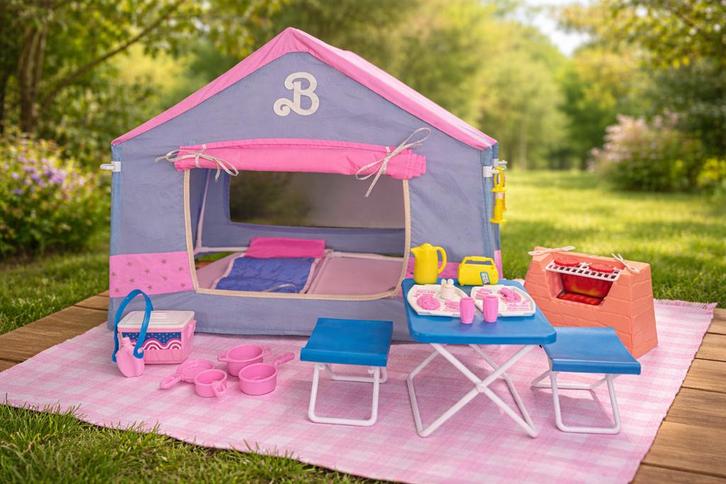 Set de jeu de camping vintage Barbie, Enfants & Bébés, Jouets | Poupées, Comme neuf, Barbie, Enlèvement ou Envoi