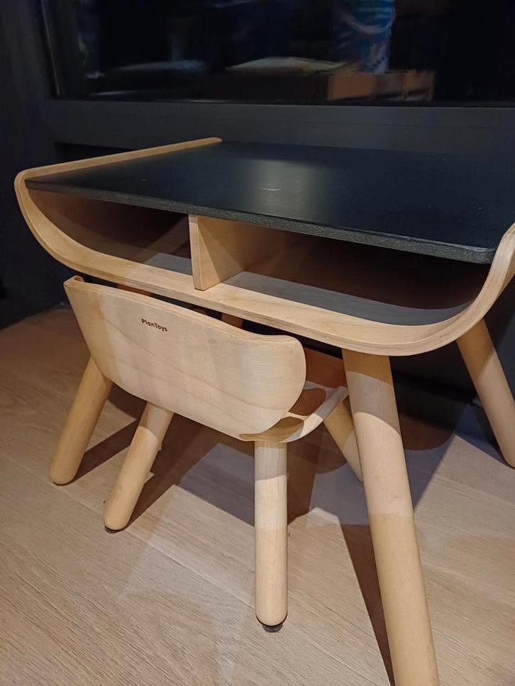 Plantoys kindertafel met stoel, Kinderen en Baby's, Kinderkamer | Tafels en Stoelen, Zo goed als nieuw, Tafel(s) en Stoel(en)