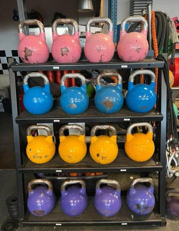 Competition Kettlebells 4 x 8-12-16-20 kg Incl Rek beschikbaar voor biedingen