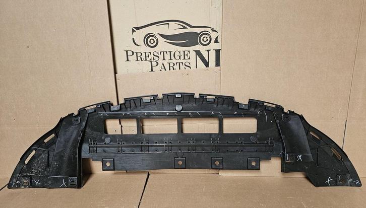 Afdekplaat Mercedes A Klasse W177 AMG 45 A45S A1778856503, Auto-onderdelen, Carrosserie, Bumper, Voor, Gebruikt, Herkomst onderdeel bekend