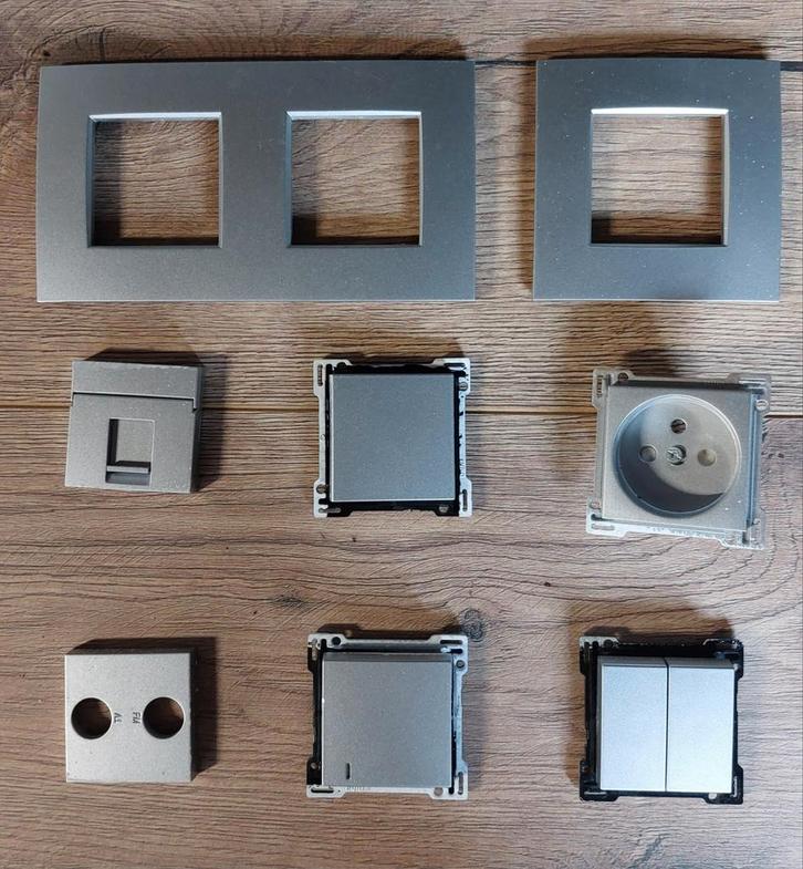 Niko afwerking, Doe-het-zelf en Bouw, Elektriciteit en Kabels, Gebruikt, Overige typen, Ophalen of Verzenden