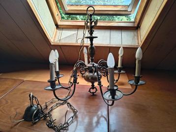 Antieke bronzen kroonluchter beschikbaar voor biedingen