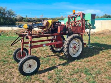 Portaal tractor trekker zaaibak MWM D325-2 motor 2 cilinder beschikbaar voor biedingen