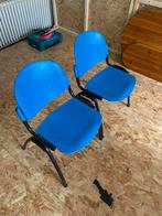 2 chaises bleues, Utilisé