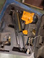 Pistolet à clous BOSTITCH pour gros clous, Enlèvement, Utilisé
