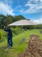 Zweef parasol met tegengewicht doorsnee 2,5 meter, Tuin en Terras, Parasols, Ophalen of Verzenden, Zo goed als nieuw