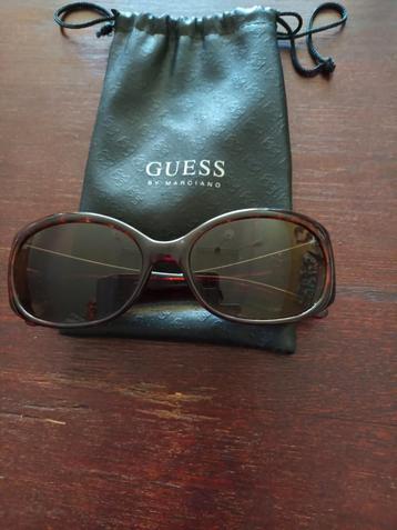 Heel modieuse zonnebril  "GUESS " e beschikbaar voor biedingen